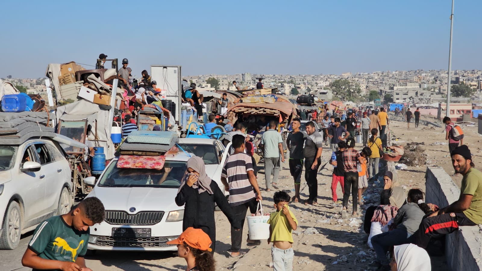 The Zionist enemy issues evacuation orders for citizens in Khan Yunis city