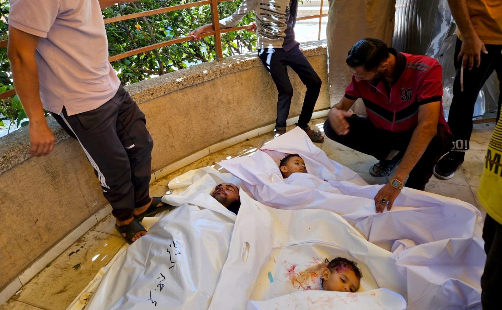 14 Martyrs and Injured in Intensive Enemy Raids on Gaza