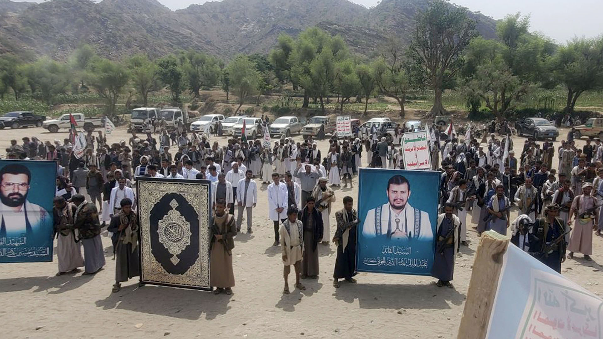Hajjah Hosts Popular Parade for 1,500 Fighters Graduating from Mobilization Courses