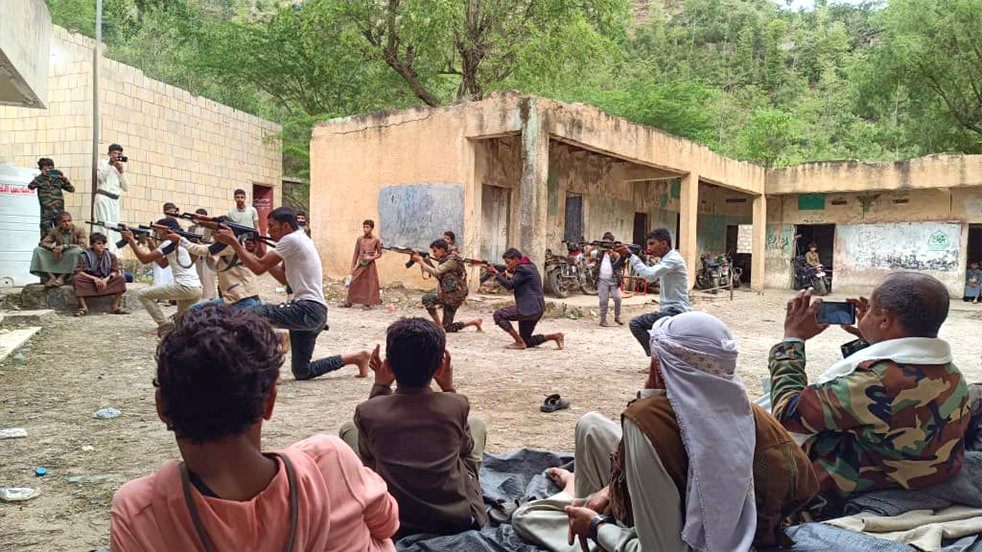 Two Marches, Tactical Maneuvers Held for Open Course Graduates in Hajjah