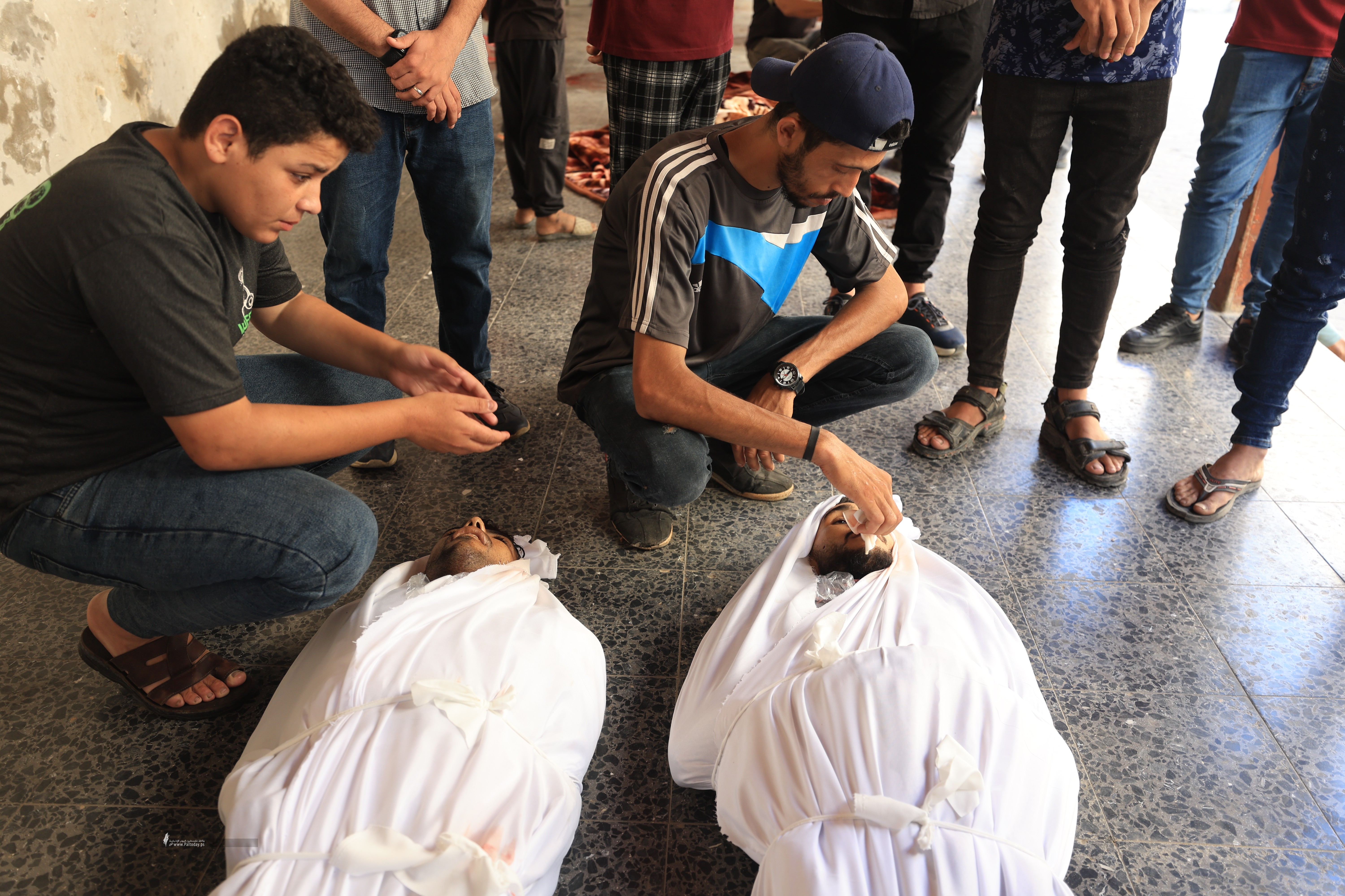 18 Martyrs and dozens injured in Israeli shelling of Gaza