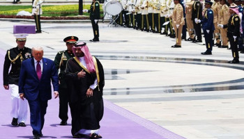 زيارة المجرم ترامب الخليجية.. عملية احتيال كبرى وصورة نصر زائفة