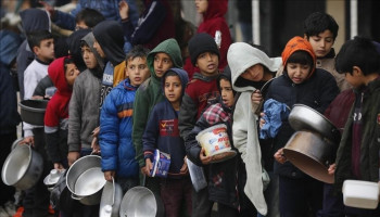 مركز حقوقي: نساء وأطفال غزة الأكثر تضررا جراء التجويع الصهيوني