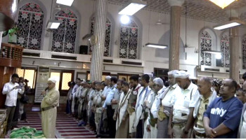 بحضور وزير النقل ومحافظ الحديدة.. تشييع جثمان الشهيد الذي ارتقى جراء العدوان الصهيوني على ميناء الصليف