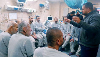 الافراج عن 10 أسرى من سجون العدو الصهيوني