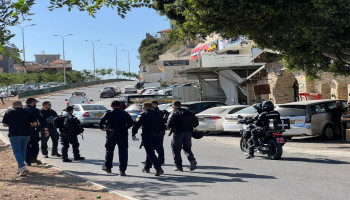 العدو يقمع مسيرة في أم الفحم تنديداً بحرب الإبادة على غزة