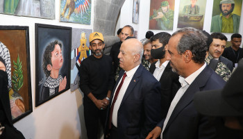 رئيس الوزراء يفتتح المعرض التشكيلي "مع غزة أعيادنا انتصارات"