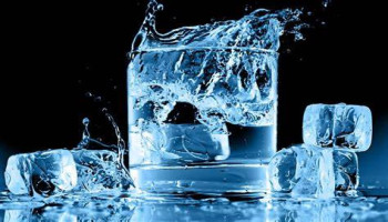 الماء الساخن أم البارد في الصيف؟ اكتشف الخيار الأفضل لصحتك