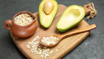 5 أطعمة نباتية فعّالة في خفض الكوليسترول الضار LDL وحماية القلب