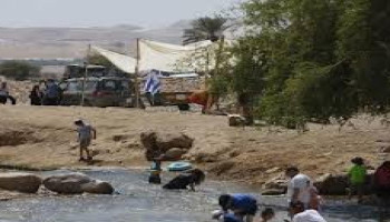الصهاينة يقتحمون تجمع شلال العوجا شمالي أريحا