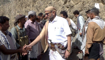 محافظ لحج يتفقد أحوال المرابطين في جبهة المغنية بمديرية القبيطة