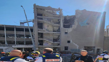 إيران تطلق الموجه الـ17 بصواريخ بعيدة المدى فائقة الوزن