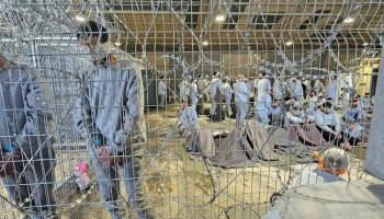 إعلام الأسرى الفلسطينيين: منع العدو زيارات المحامين تصعيد خطير يعمّق عزلة الأسرى