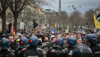 آلاف المتظاهرين يحتشدون في باريس للمطالبة بوقف الإبادة بغزة