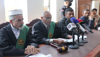 الجزائية المتخصصة بالأمانة تبدأ محاكمة 48 متهماً ضمن "خلية ذمار"