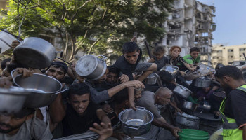 الإعلام الحكومي بغزة: خطر المجاعة يتفاقم في القطاع والموت يُهدد مئات الآلاف
