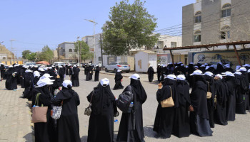 وقفة نسائية بالحديدة نصرة لغزة وإحياءً لذكرى استشهاد الإمام زيد