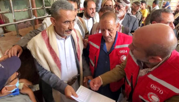 تدشين مشروع توزيع مساعدات نقدية للأسر الأشد احتياجا في المحويت