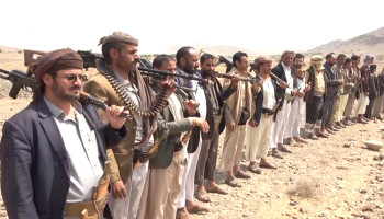 وقفة قبلية في بلاد الروس بصنعاء نصرة لغزة وتأكيد الجهوزية لمواجهة العدوان