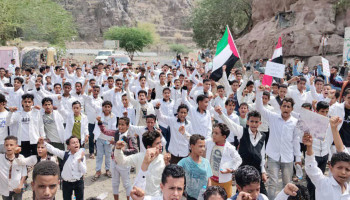 مسير طلابي بتعز تضامناً مع الشعب الفلسطيني وتنديداً بجرائم الإبادة