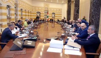 الحكومة اللبنانية تقر أهداف الورقة الأميركية بعد انسحاب وزراء حزب الله وحركة أمل