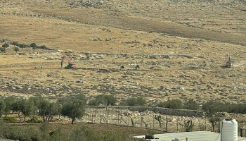 العدو الصهيوني يوسع الاستيطان بالقدس والأغوار.. شق شارع استيطاني في حزما