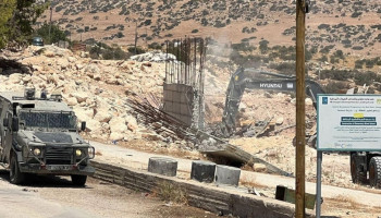 الاتحاد الأوروبي وفرنسا يندّدان بهدم العدو الصهيوني مدرسة قيد الإنشاء في الضفة
