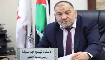 العدو الصهيوني يحول رئيس بلدية الخليل للاعتقال الإداري