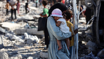 4 وفيات بسبب التجويع وتحذير من نفاد وشيك للغذاء والوقود شمال غزة