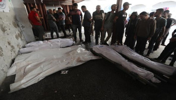 العدو الصهيوني يرتكب مجزرة جديدة بحق نازحين وسط قطاع غزة