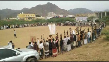 ذمار.. وقفة قبلية في وصاب السافل إعلانا للجهوزية وتنديدا بالإساءة للقرآن