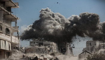 العدو الصهيوني يوسّع "الخطّ الأصفر" بمدينة غزة تمهيدًا لنسف مربّعات سكنيّة