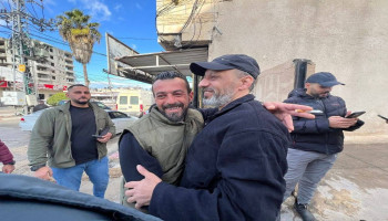 الأسير الفلسطيني معمر صباح يتنسم الحرية بعد 23 عاما بسجون العدو الصهيوني