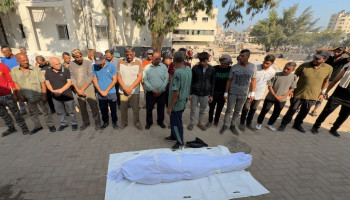 استشهاد 4 مواطنين جراء قصف مدفعي لحي الزيتون جنوب غزة