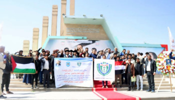 قيادة جامعة 21 سبتمبر تزور أضرحة الشهداء الصماد والرهوي والغماري