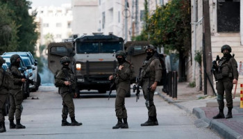 قوات العدو تُنفِّذ حملة اعتقالات واسعة في الضفة والقدس