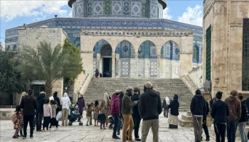 مئات المستوطنين يقتحمون باحات المسجد الأقصى المبارك