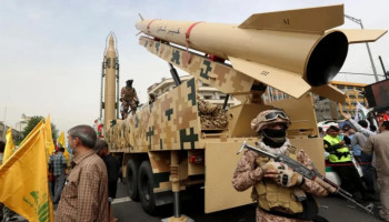 استهداف أكثر من 10 مخابئ لقادة العدو وتجمعات الأمريكيين في الموجة 46 من عملية "الوعد الصادق 4"