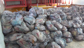 توزيع ألف و500 حقيبة عيدية بحي الحتارش في بني الحارث بالأمانة