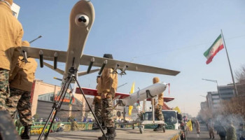 الجيش الإيراني يعلن استهداف منشآت عسكرية للعدو في مطار اللدّ بالمسيرات