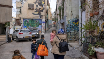 العدو الصهيوني يخطر بإخلاء وهدم 7 منازل في قلنديا شمال القدس المحتلة