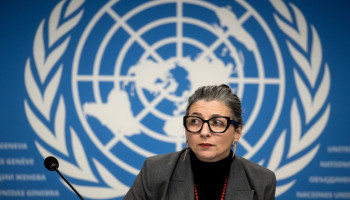 ألبانيزي: ما يجري هو عدوان على إيران ويحجب النظر عن الانتهاكات بحق الفلسطينيين