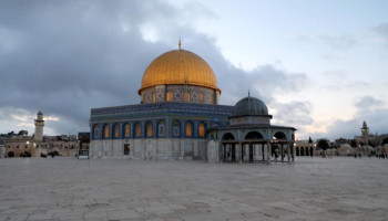 العدو يواصل إغلاق المسجد الأقصى لليوم الـ 35