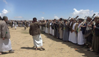 جهود قبلية تُنهي قضية قتل بين آل حومي وآل المسهل بمحافظة عمران