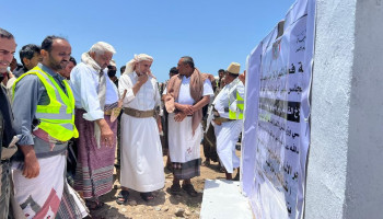 العلامة مفتاح يضع حجر الأساس لمشروع توسعة المدخل الشمالي لمدينة الحديدة