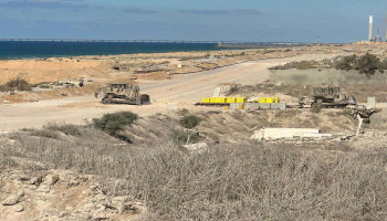 "الأورومتوسطي": إنشاء مواقع عسكرية صهيونية في غزة يكرّس الضم ويهدد المدنيين