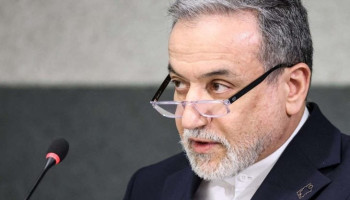 عراقجي: انتهاكات وقف إطلاق النار المستمرة والتهديدات الأمريكية تعرقل العملية الدبلوماسية