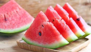 ما هي الأمراض التي يعالجها البطيخ؟