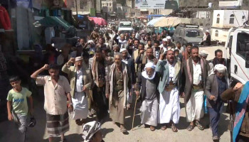 عشرات الوقفات والمسيرات بمحافظة صنعاء تنديدًا بإساءة المجرم ترامب لمكة المكرمة