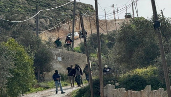 إصابة ثلاثة فلسطينيين في اعتداء للمستوطنين الصهاينة شرق سلفيت